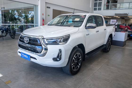 TOYOTA HILUX 2.8 D-4D TURBO DIESEL CD SRV 4X4 AUTOMÁTICO